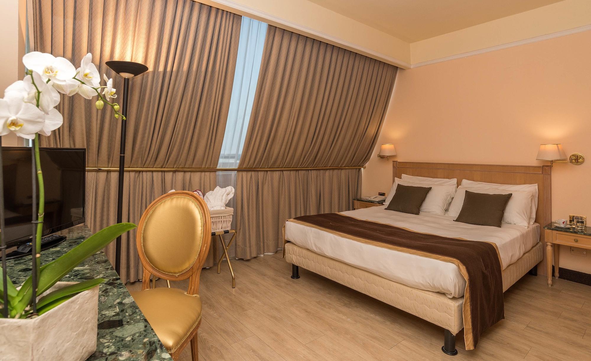 Shg De La Hotel 4*