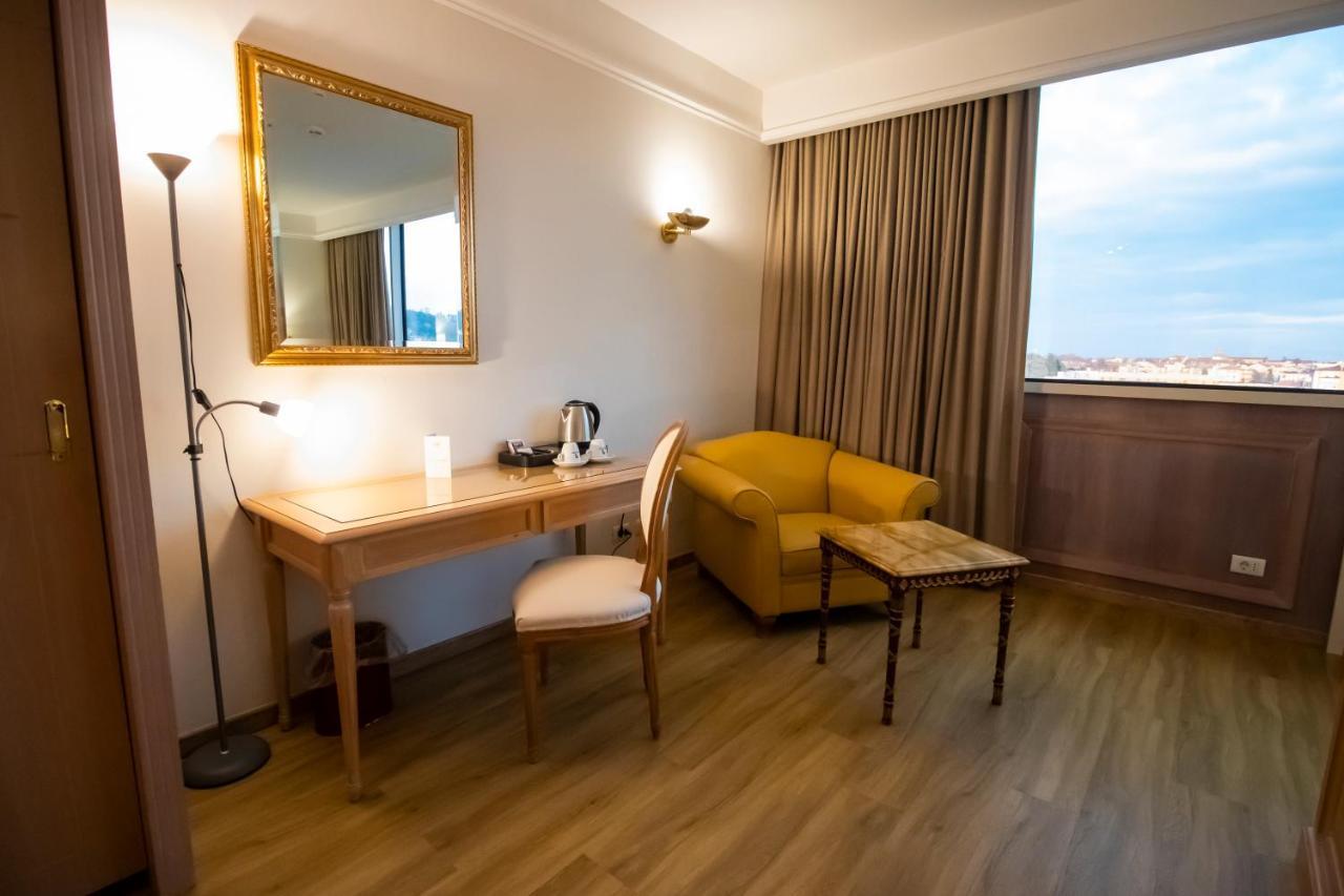 Shg De La Hotel 4*
