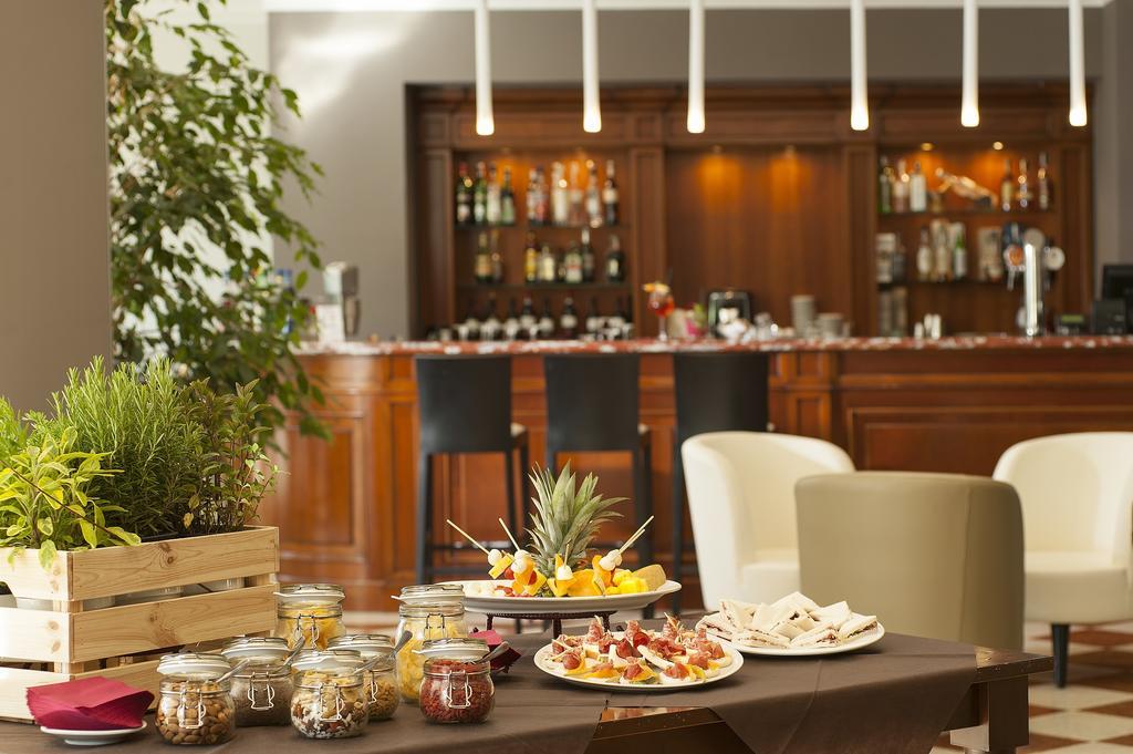 Shg De La Hotel