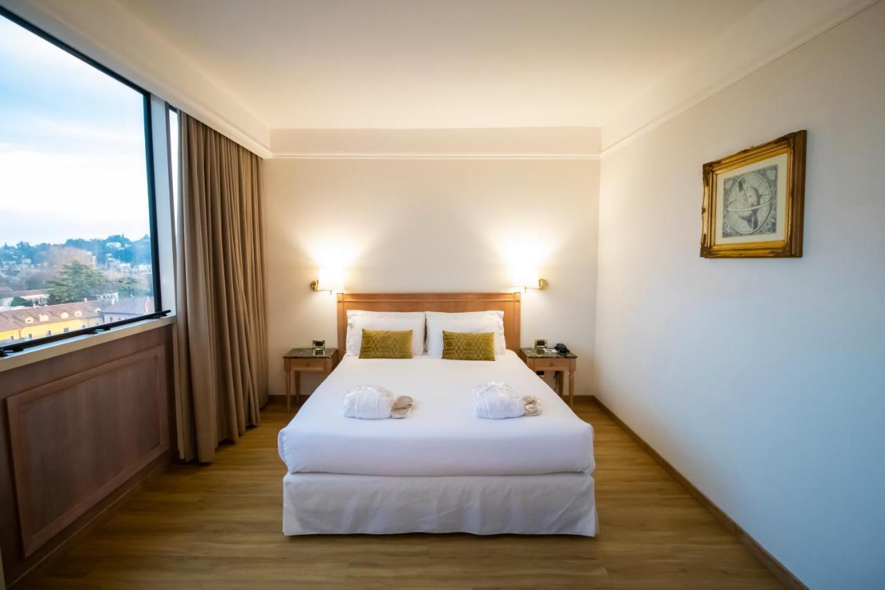 Shg De La Hotel