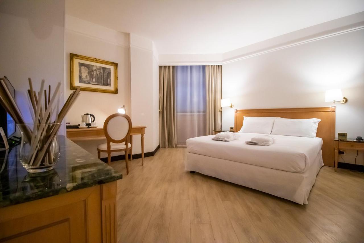 Hotel Shg De La 4*